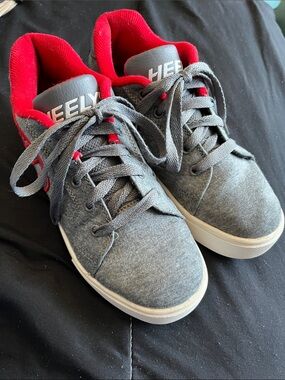 Heelys Gray and Red Low-Top Skate Shoes
